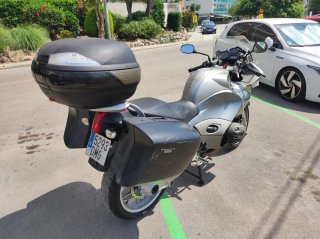 BMW R1200ST con maletas y Top case