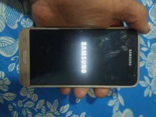 Samsung Galaxy J7 Argento