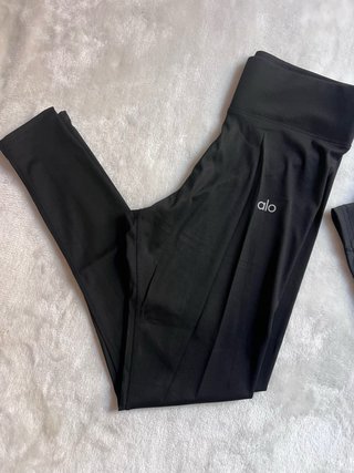 Conjunto deportivo Alo Yoga negro