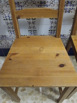 2 Sillas de Madera