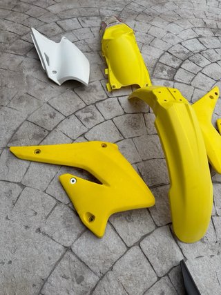 Plásticos Suzuki RMZ Amarillos