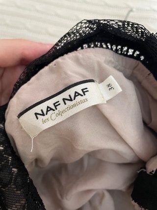 Vestido Naf Naf encaje negro y beige