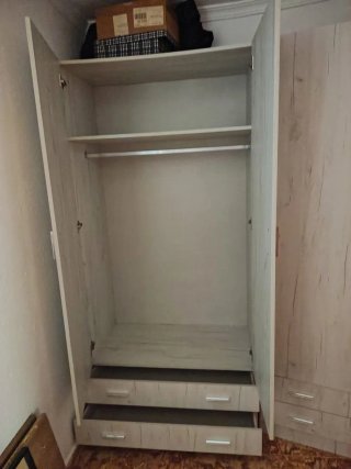 Armario beige 2 puertas con cajones