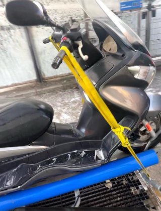 Suzuki Burgman 125 gris 2010