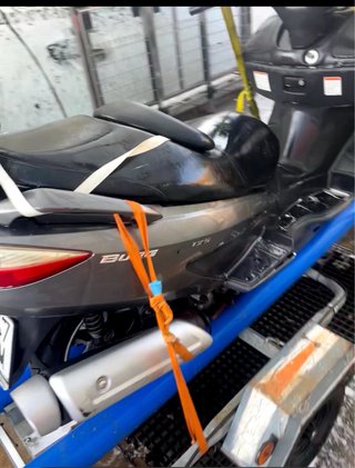 Suzuki Burgman 125 gris 2010