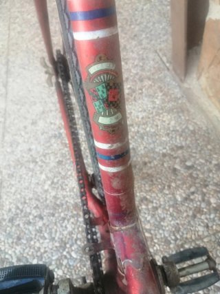 Bicicleta antigua roja