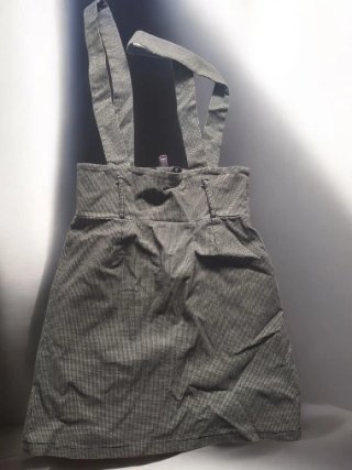 Peto de cuadros gris y blanco