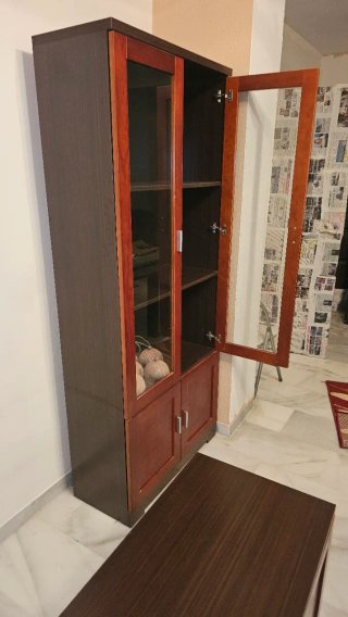 Mueble de salón madera oscura y cerezo