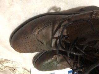 Botas marrones con cordones
