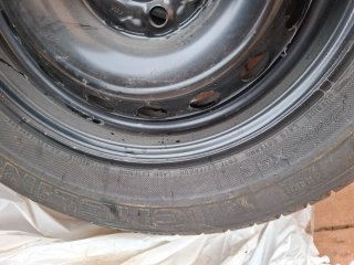 Rueda Michelin Energy 175/70 R13 82T con llanta