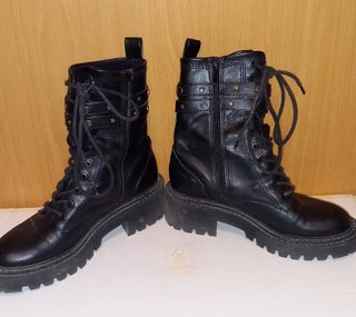 Botas Stradivarius Cano Alto Nº36