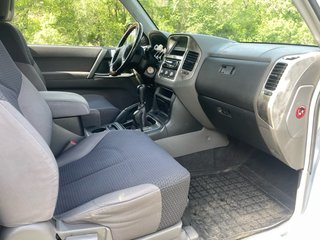 Mitsubishi Montero 2004