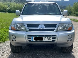 Mitsubishi Montero 2004