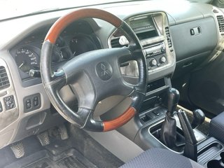 Mitsubishi Montero 2004