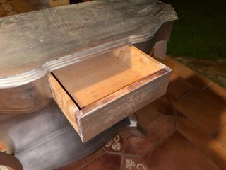 Mesa de madera maciza de pared, pintada plateada