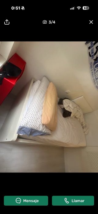 Cama de madera con cajones