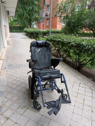 Silla de Ruedas Basculante Invacare Rea Azalea