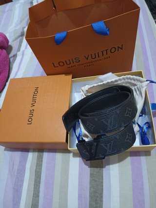 Cinturón Louis Vuitton Negro Caja