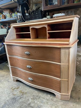 Secreter restaurado madera y cuero.