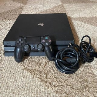 PS4 Pro (PlayStation 4 Pro) Negra hin