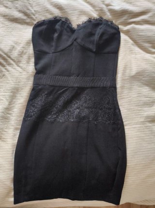 Vestido de fiesta negro con encaje