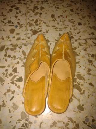 Babuchas marroquíes amarillas