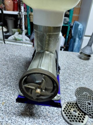 Picadora de carne eléctrica GARHE 32