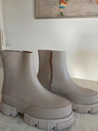 Stivaletti pioggia beige