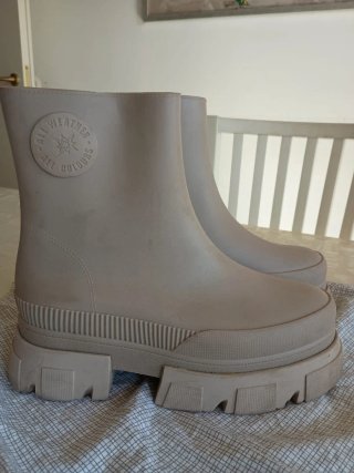 Stivaletti pioggia beige