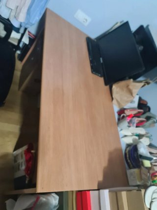 Mesa de escritorio de madera