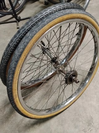 Llantas antiguas 500A