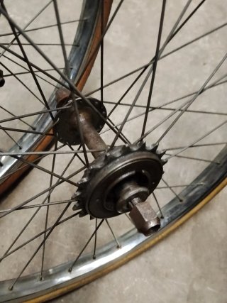 Llantas antiguas 500A