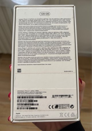 iPhone 11 Giallo/Oro Completo di Accessori
