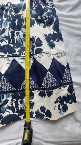 Vestido floral azul y blanco