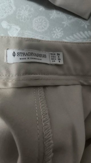 Traje pantalon. Stradivarius beige T.XS.36