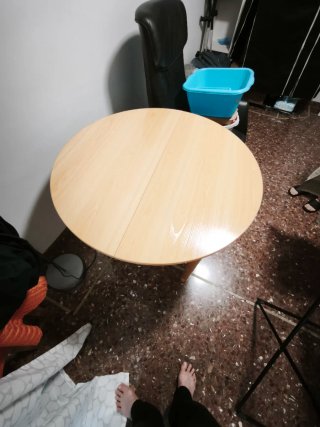 Mesa de comedor de madera ovalada