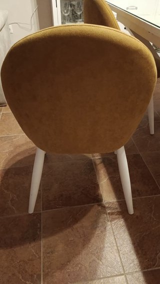 4 Sillas Mostaza con Patas Madera Blanca