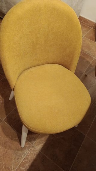 4 Sillas Mostaza con Patas Madera Blanca