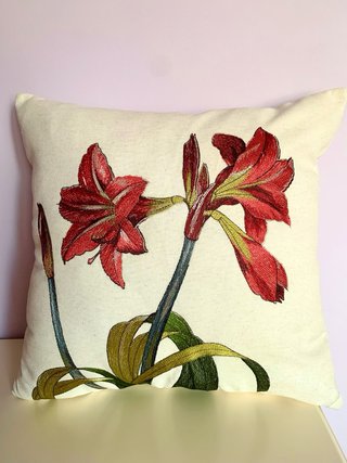 Funda para Cojín de 45x45cm.Bordado Flor Amarilis