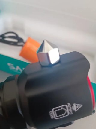 LINTERNA  MUY POTENTE DE DIODOS A ESTRENAR