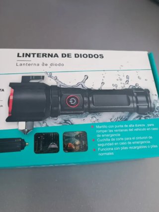 LINTERNA  MUY POTENTE DE DIODOS A ESTRENAR