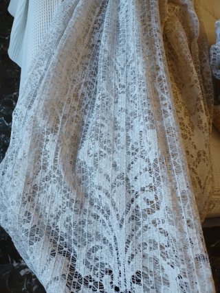 Cortina clásica blanca