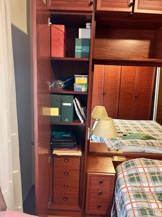 Armario modular con tocador y cama