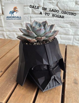Macetero Darth Vader Geométrico