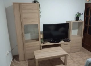 Mueble de comedor madera y cristal