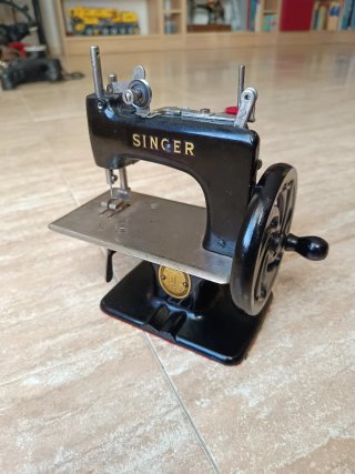 Máquina de coser Singer Antigua 20K Negra