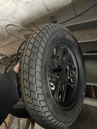 Llantas completas Malcor + peludos marcor