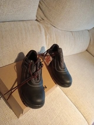 Botas de trabajo  Panter  negras y rojas talla 38½