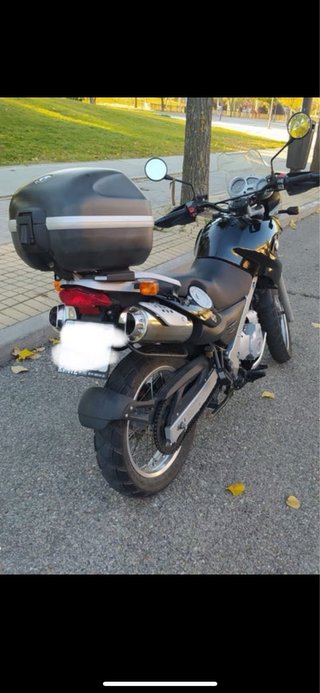 Se vende BMW F 650 gs muy cuidada,