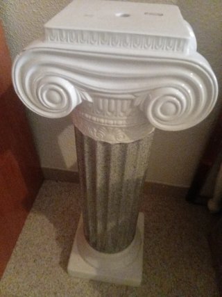 Columna Decorativa Griega Blanca y Gris